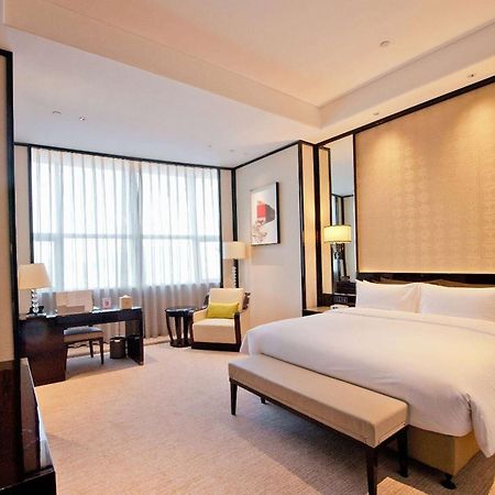 Howard Johnson Plaza Ningbo Bagian luar foto