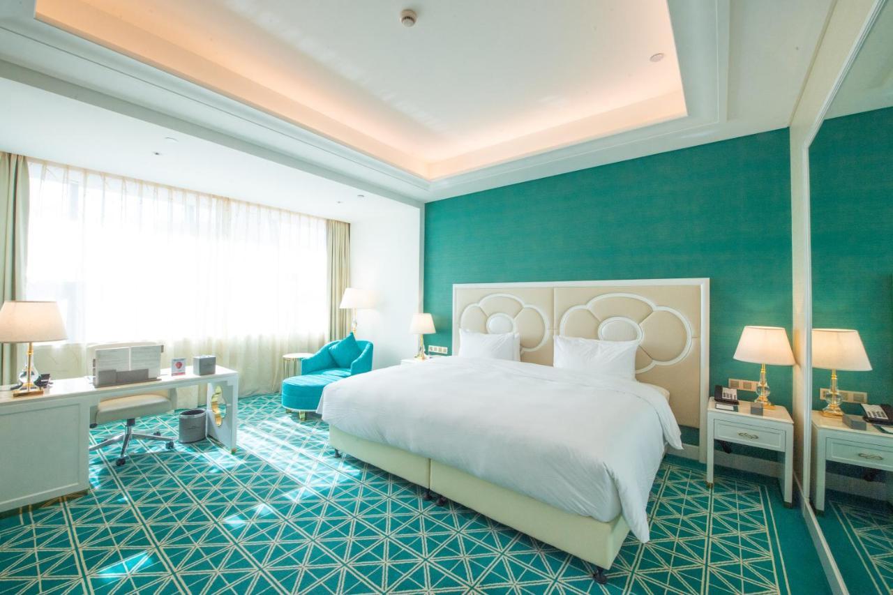 Howard Johnson Plaza Ningbo Bagian luar foto