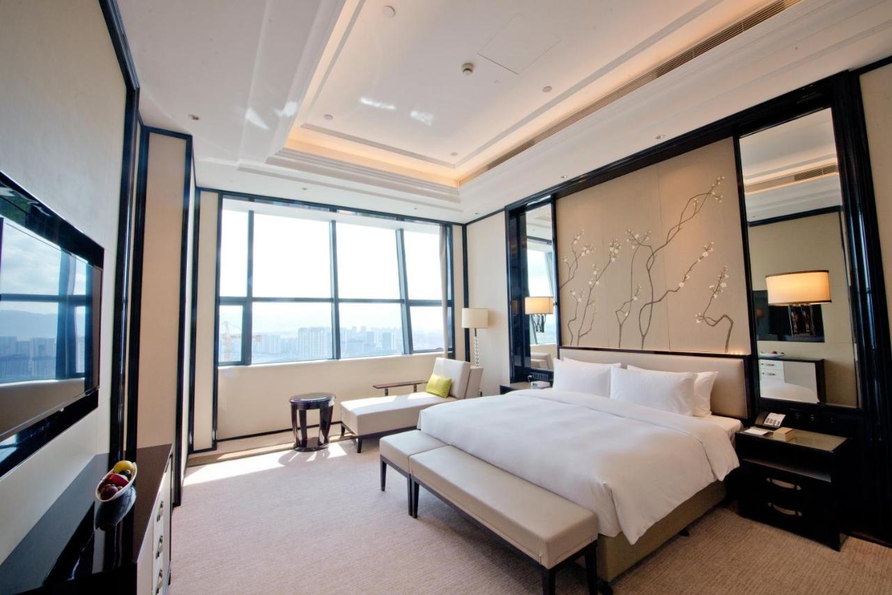 Howard Johnson Plaza Ningbo Bagian luar foto
