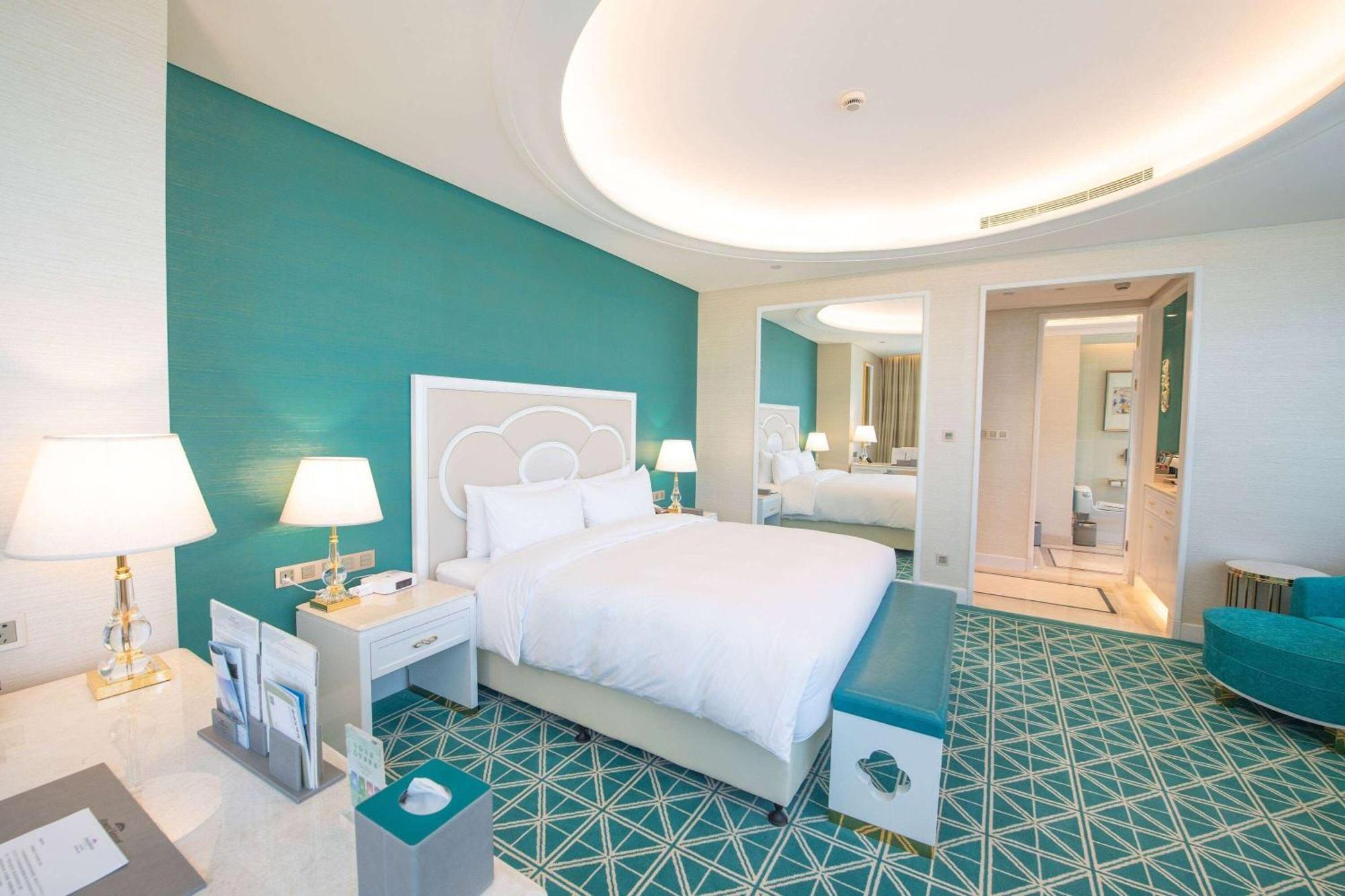 Howard Johnson Plaza Ningbo Bagian luar foto