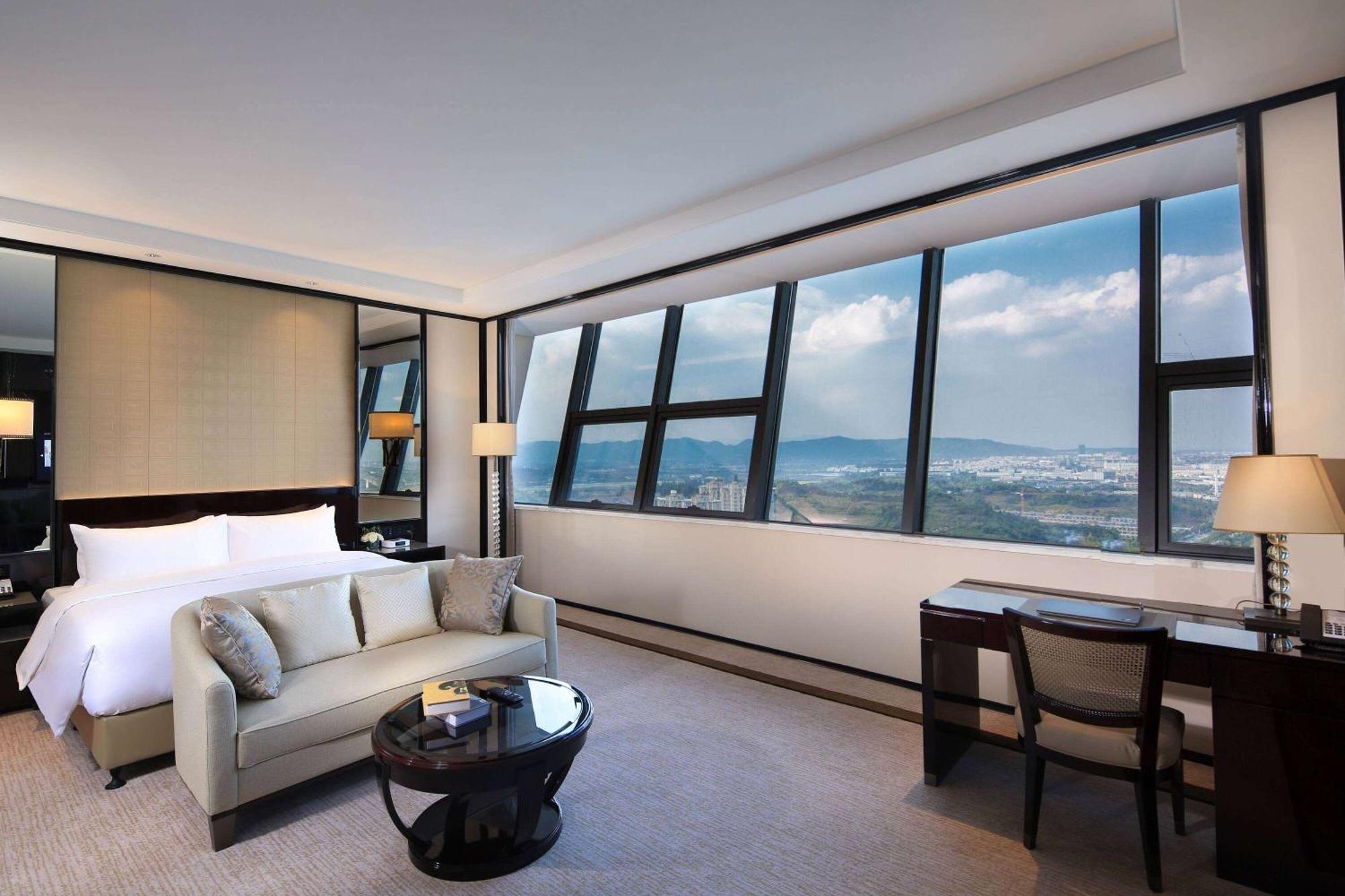 Howard Johnson Plaza Ningbo Bagian luar foto